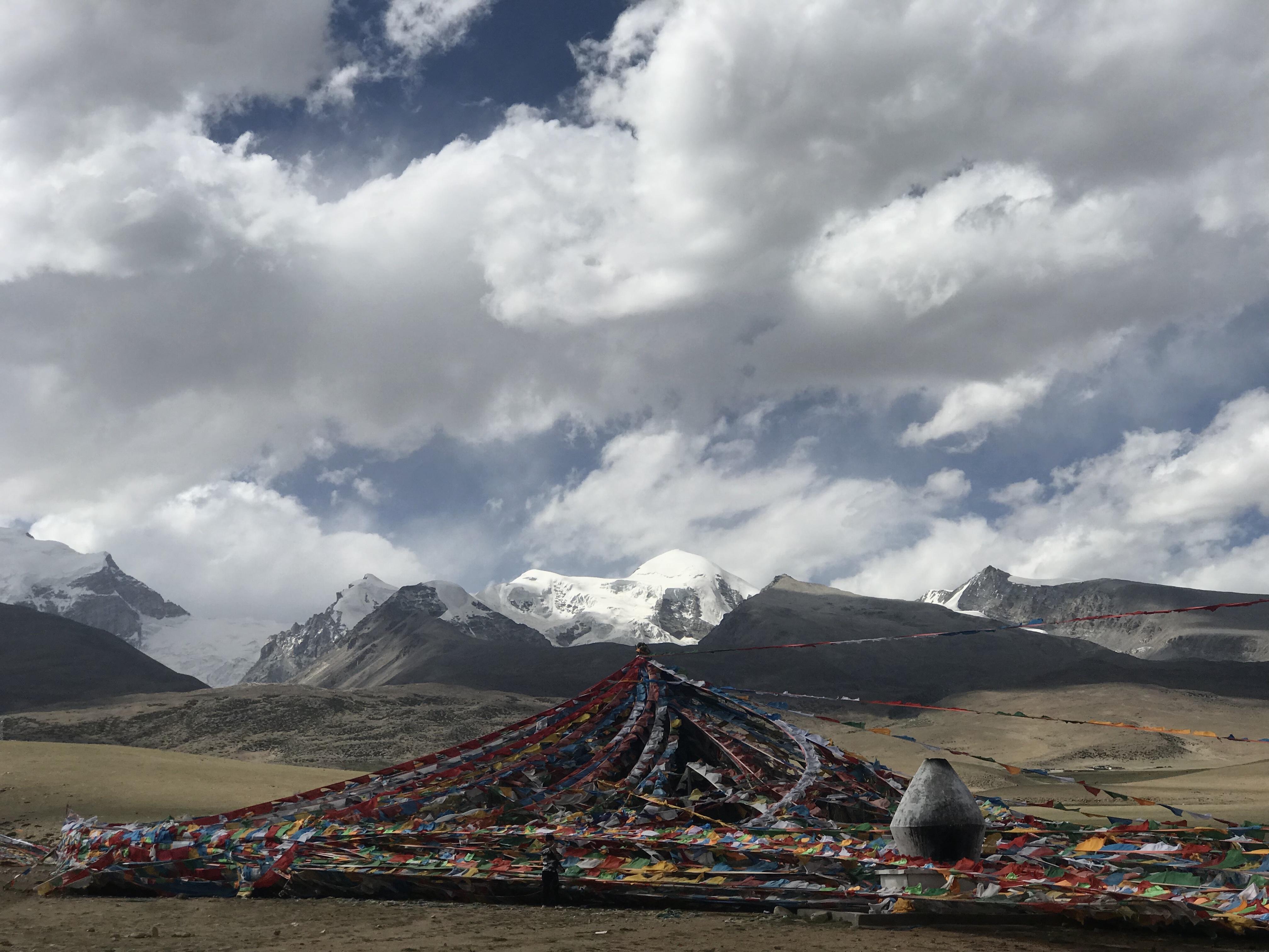 也无所谓什么经幡雪山